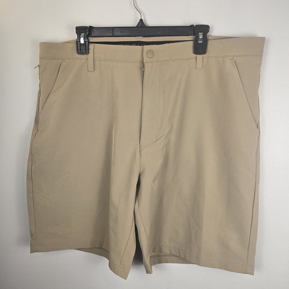 Xersion Athletic Shorts sz 40 Tan Khaki Golf Casual Performance Stretch 8 Inseam